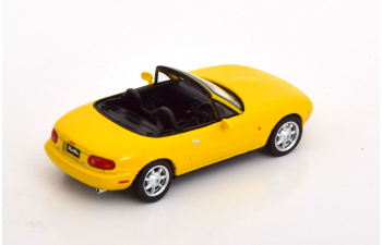 MAZDA MX5 Roadster, yellow