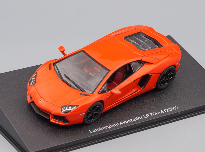 LAMBORGHINI Aventador LP 700-4 (2010), orange