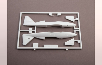 Сборная модель Messerschmitt Me 262 B-1a/U1 (Hi-Tech Kit)