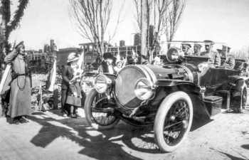 Delaunay-Belleville 45\50 CV Kellner дубль-фаэтон 1914 год. (тент сложен), черный 