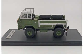 LAND ROVER 101 Forward Cotrol (1968-1978), matt khaki / silver