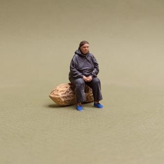 Фигура 0916 Марина сидящая, окрашенная (цвет в ассортименте)