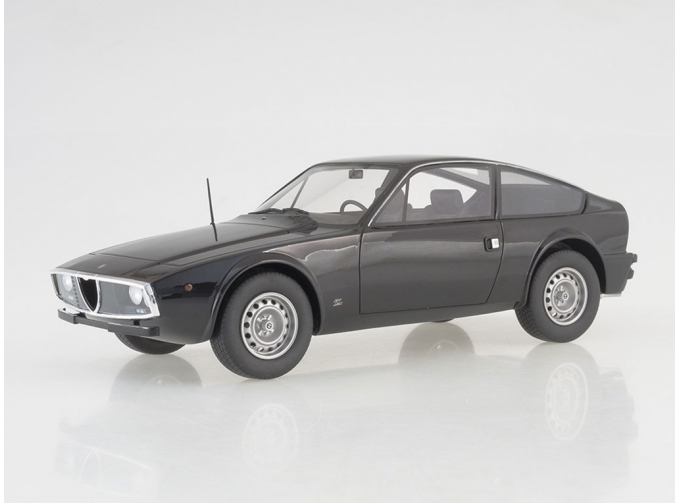 ALFA ROMEO GT 1300 Junior Zagato, black without showcase