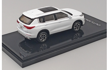 MITSUBISHI Outlander (2022), white