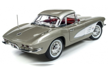 Chevrolet Corvette 1961 серый металлик с серебристым