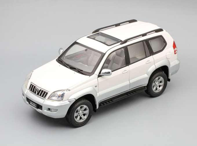 TOYOTA Land Cruiser Prado (2005), white