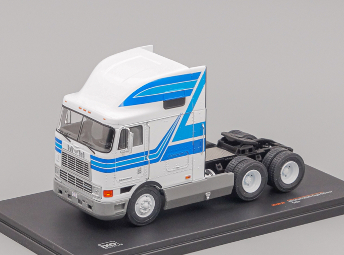 (Б/У) INTERNATIONAL Eagle Cabover Tractor Truck 3-assi (1995), white / blue