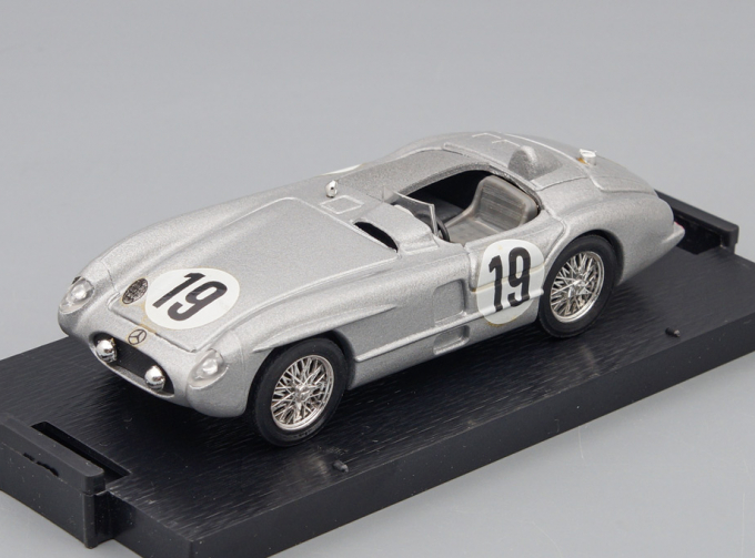 MERCEDES-BENZ 300 SLR Le Mans #19, silver