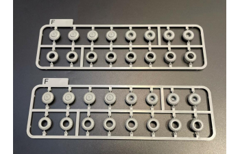 Сборная модель Полуприцеп для перевозки тяжелого оборудования M911 C-HET с M747