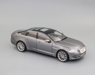 JAGUAR XJ (2010), grey met