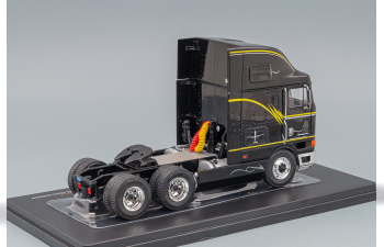 INTERNATIONAL Eagle Cabover towing vehicle (1995), black yellow