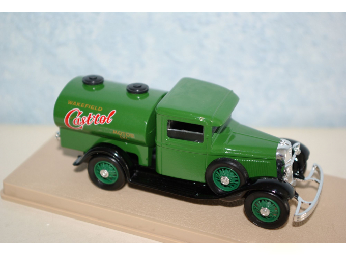 Ford V8 1934 citerne "Castrol" 