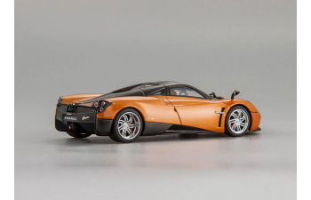 PAGANI Huayra (2011), met. bronze