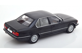 BMW 750i E32, black-metallic