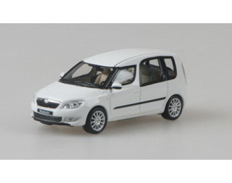 SKODA Roomster (2012), white