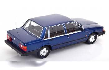 VOLVO 740 GL Saloon (1986), darkblue-metallic