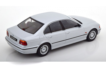 BMW 530d E39 Saloon (1995), silver