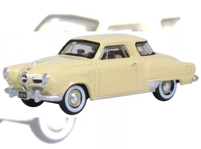 STUDEBAKER Champion Starlight Coupe (1950), beige