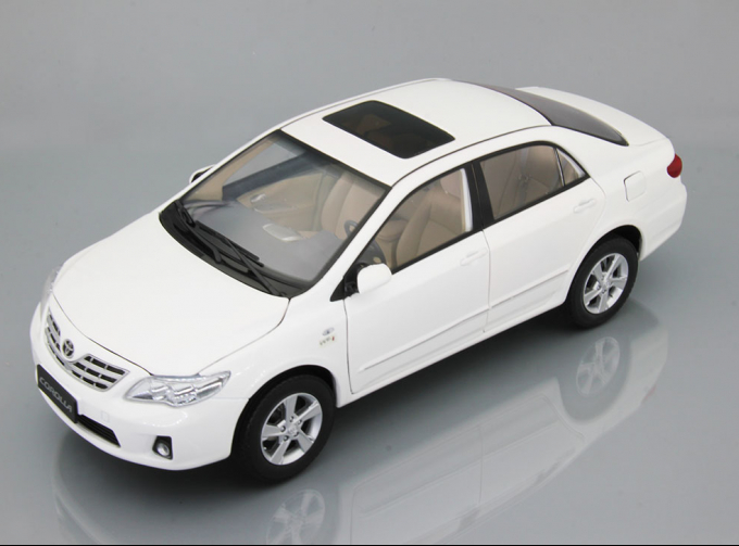 TOYOTA Corolla (2011), white