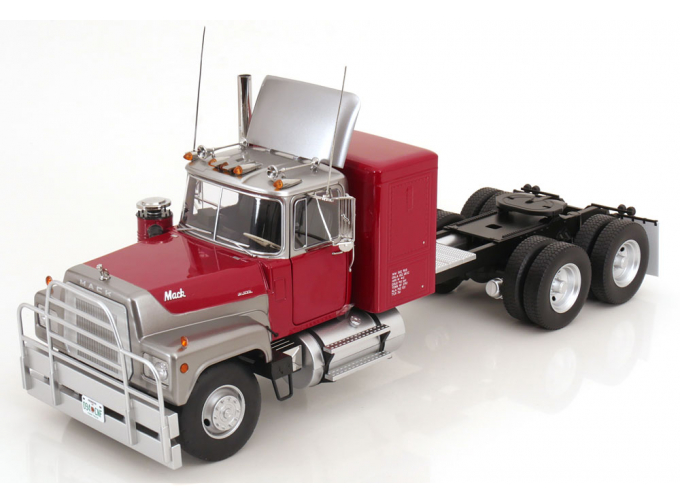 MACK Rl700l Tractor Truck 3-assi (1974), Red Silver