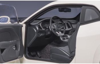 Dodge Challenger Demon SRT белый с черным