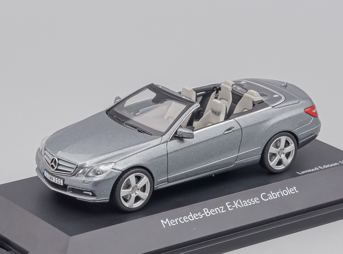 МERCEDES-BENZ E-Klasse Cabriolet A207 (2010), silver