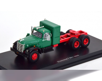 DIAMOND T 921 towing vehicle (1955), green black red