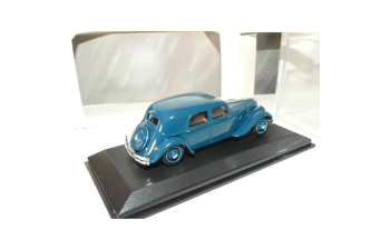 CITROEN Traction 22CV Berline, blue-green