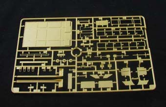 Сборная модель Sd.kfz 6/2 (BN9) 3.7cm Flak36 half-track 5t (Early/Late Production)