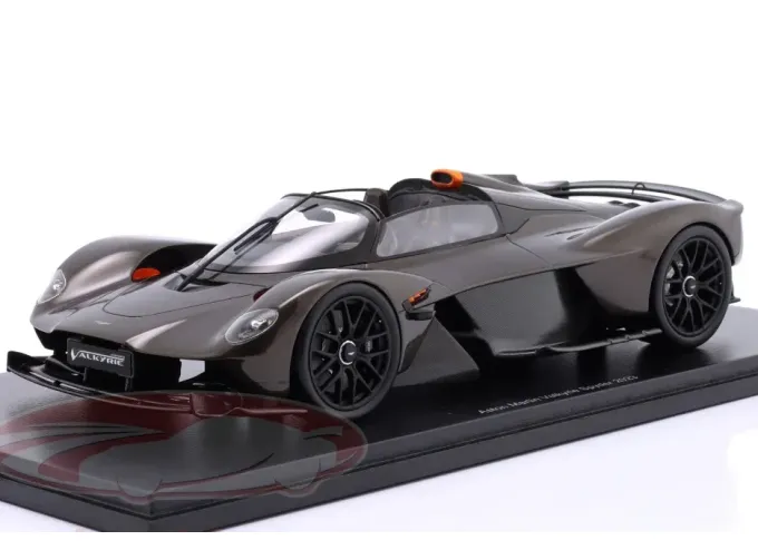 ASTON MARTIN Valkyrie Spyder (2023), brown