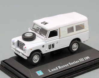 Land Rover Serie III 109, white