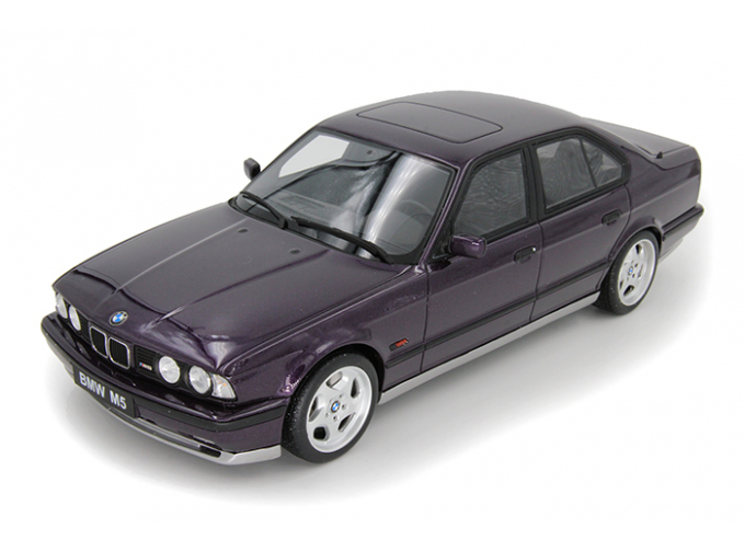 BMW M5 (E34), dark purple