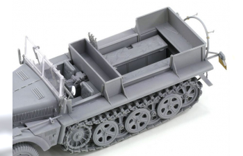 Сборная модель Полугусеничное авто Sd.Kfz.10 Ausf.B 1942