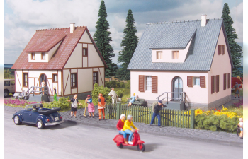 Classic Line Neuburg Cottages, Building Kit (HO-Scale)