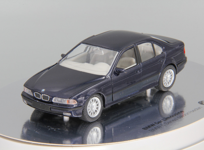 BMW 5 Series E39 saloon / sedan (1995), dark blue