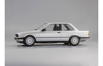 BMW 323I (1982), silver