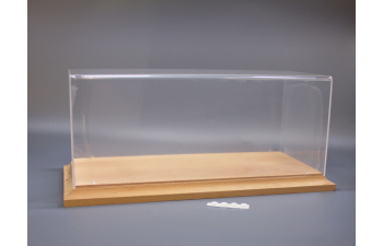 Бокс акриловый для легковых автомобилей 1/24 на деревянном основании