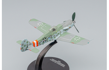 Focke-Wulf Fw-190D-9 Gerhard Barkhorn (301 победа) 1945