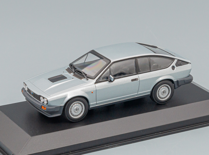 ALFA ROMEO Gtv6 (1983), silver