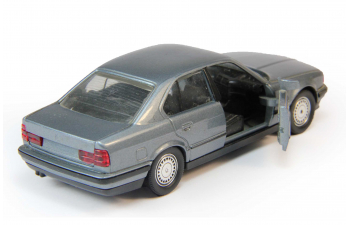 BMW 535i Limousine E34 (1989), grey