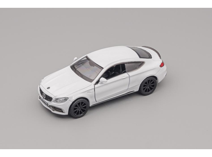 MERCEDES BENZ C63 S AMG Coupe, white 