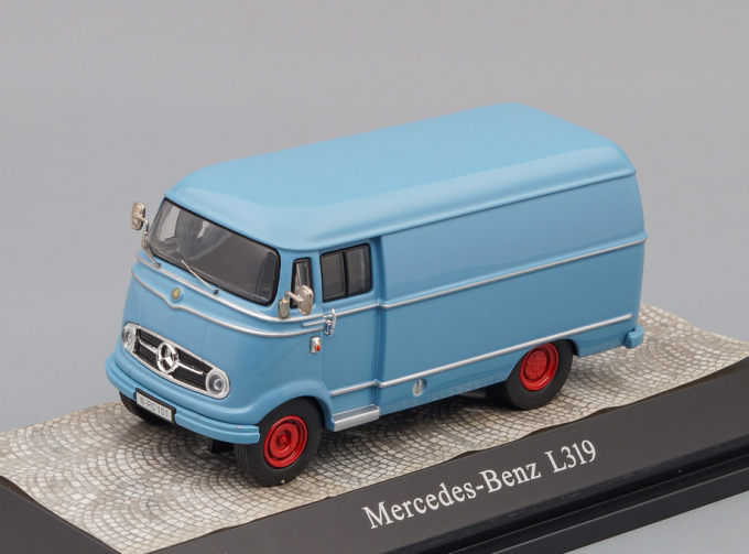 MERCEDES-BENZ L319, blue