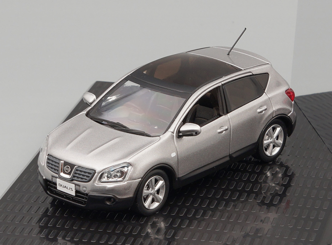 NISSAN Dualis, silver