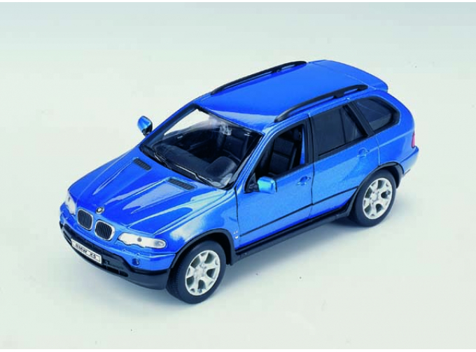 BMW X5, blue