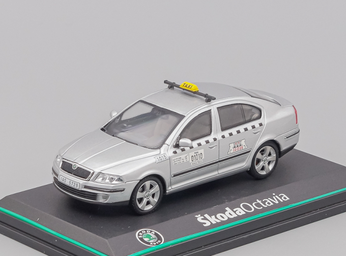 SKODA Octavia (2004) Taxi, silver