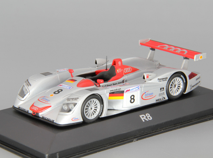 AUDI R8 Vitrine 24h von LeMans (2000), silver