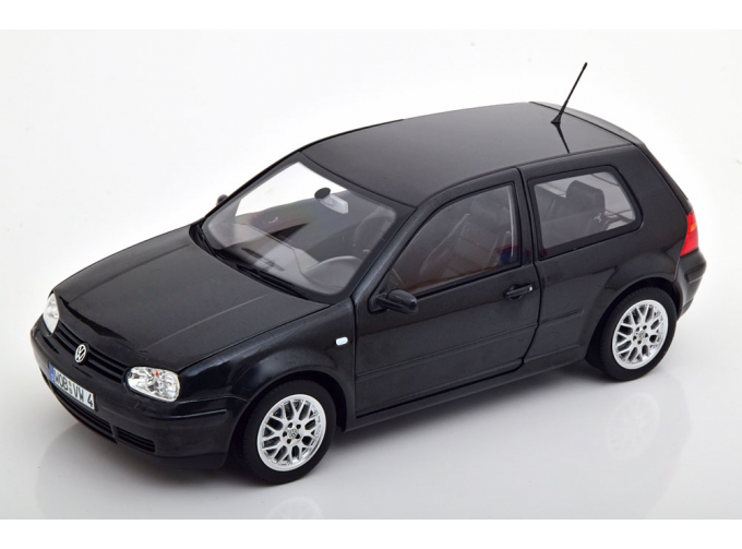 VOLKSWAGEN Golf 4 GTI (1998), schwarz-metallic