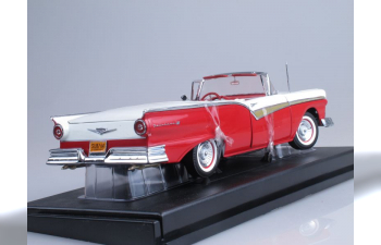 FORD Fairlane 500 Skyliner (1957), red / white