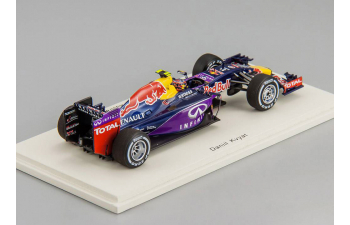 Red Bull RB11 Renault Australian GP #26 Infiniti Red Bull Racing Daniil Kvyat (2015), blue / purple