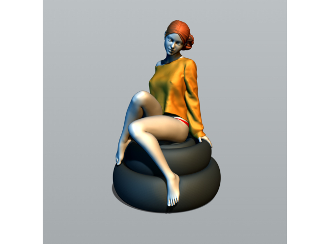 Фигурка Пинап девушка на копоте, окрашенная